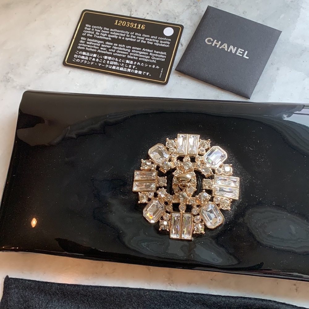 CHANEL Rare Black Patent Swarovski Crystal CC Encrusted Gem East West Clutch Bag - Picture 4 of 16